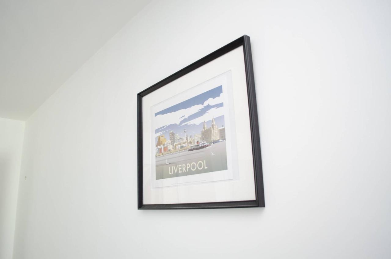 Serviced Apartment In Liverpool City Centre - Free Parking - Balcony - By Happy Days Eksteriør bilde