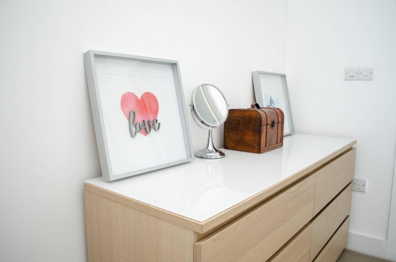 Serviced Apartment In Liverpool City Centre - Free Parking - Balcony - By Happy Days Eksteriør bilde