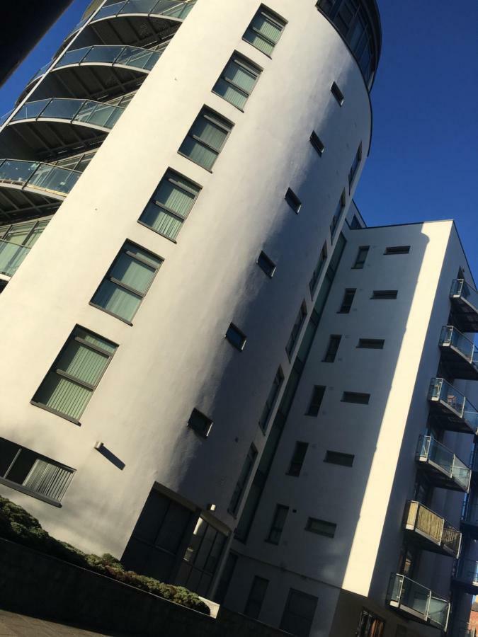 Serviced Apartment In Liverpool City Centre - Free Parking - Balcony - By Happy Days Eksteriør bilde